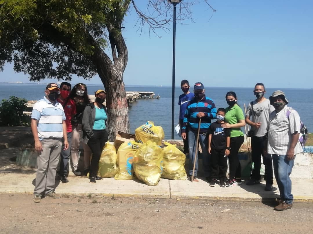 Actividad de recolección de Residuos Sólidos Urbanos en la playa del Boulevard P