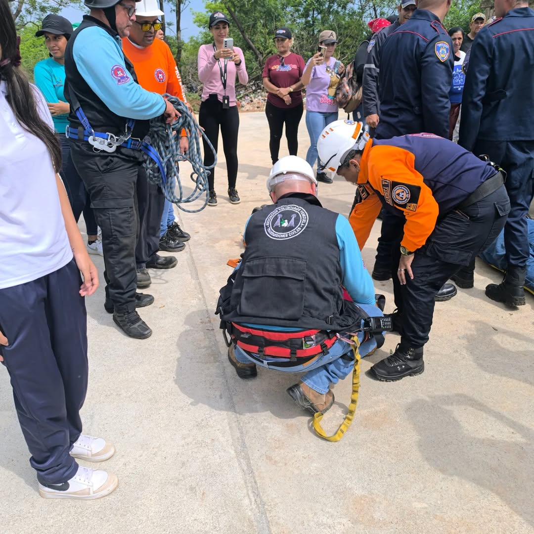 La Asociación Voluntarios Venezuela (AVV) participó en el Simulacro Nacional de 